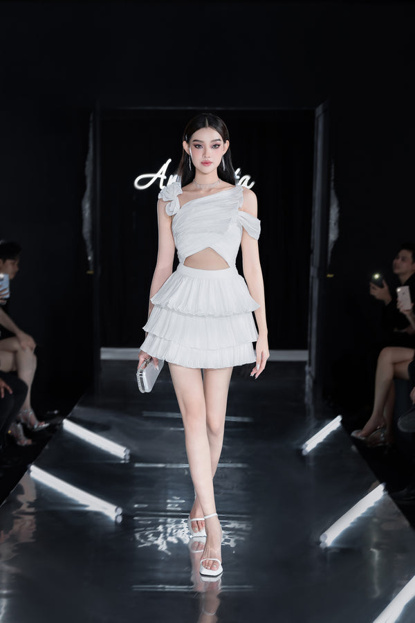 Pando Dress - Đầm Mini Xếp Ly Khoét Bụng Váy Tầng