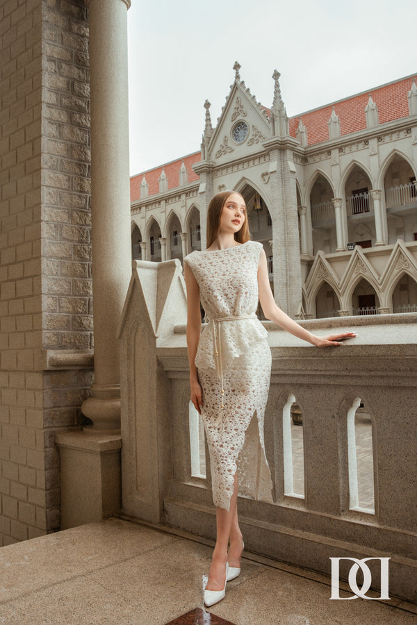 Lavish Dress - Đầm Midi Bút Chì Xẻ Tà Độn Vai Thắt Dây Eo