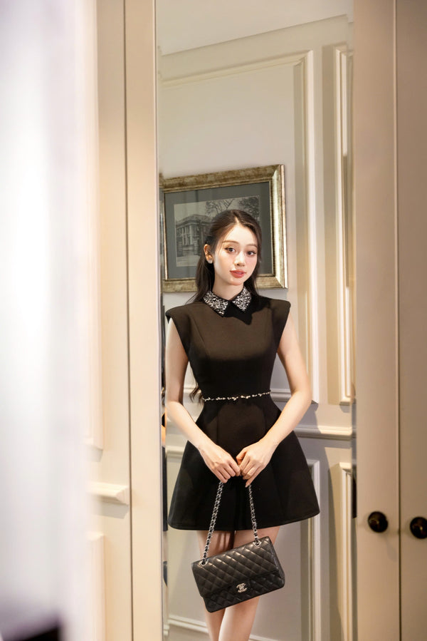 FIDELI DRESS - ĐẦM ĐEN ĐÍNH ĐÁ CỔ SANG TRỌNG