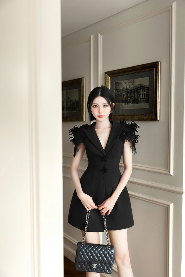 ERICA DRESS - ĐẦM CỔ VEST ĐÍNH REN HOA CẦU VAI